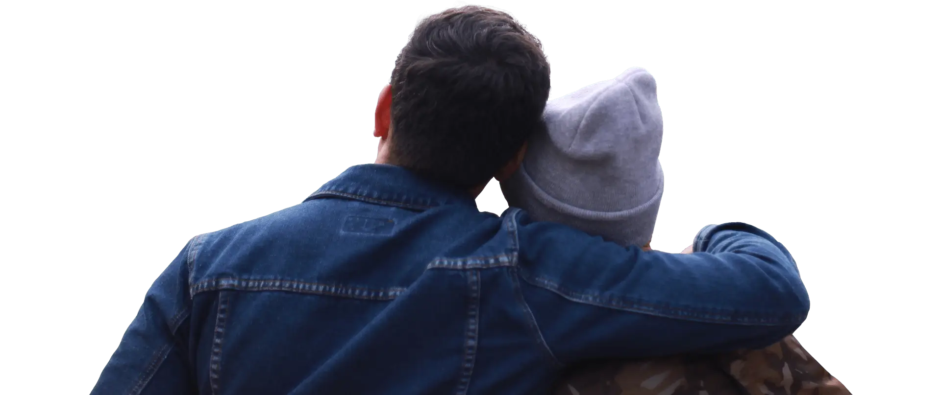 pareja-mirando-paisaje-de-viaje